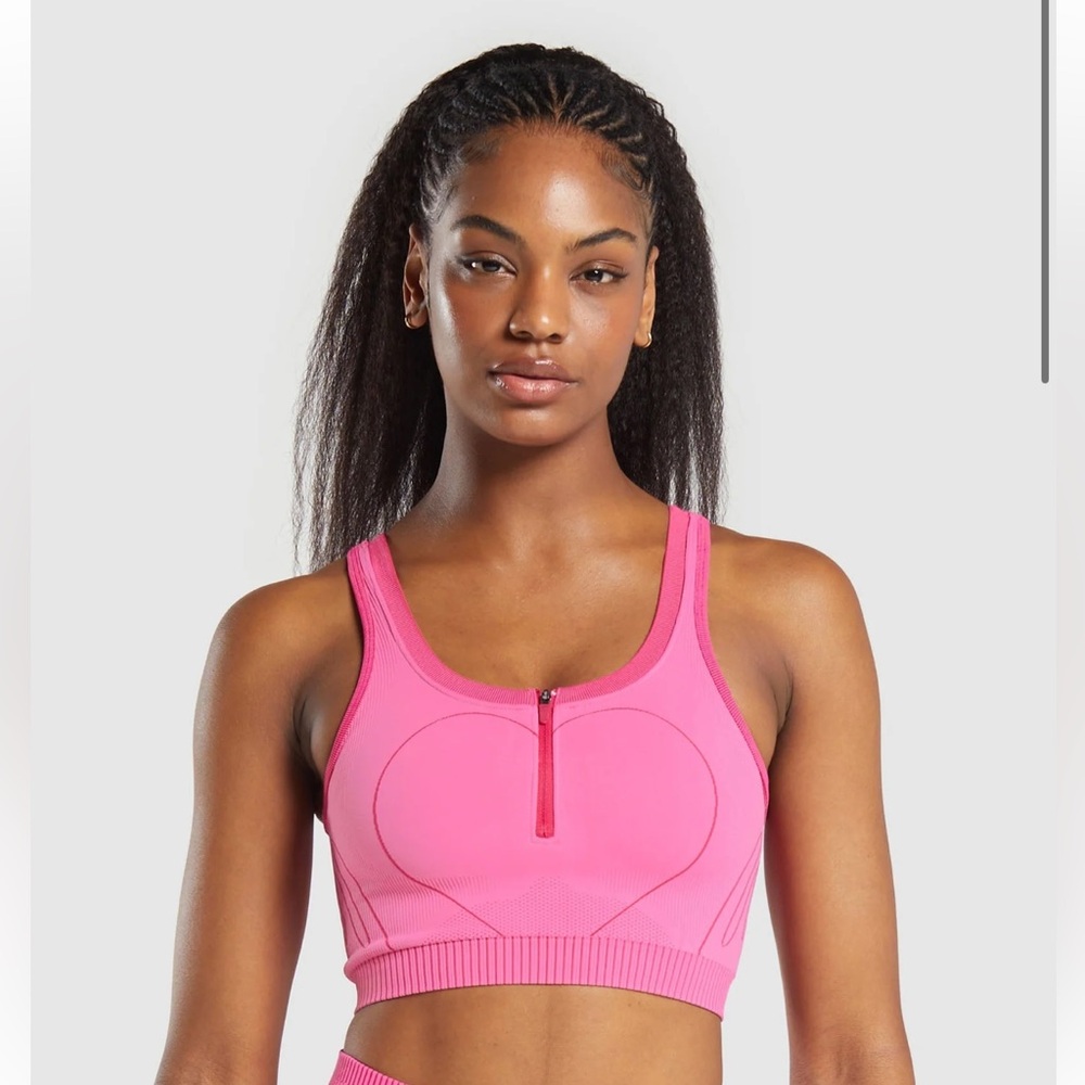 Gymshark mad jacquard heart contour sports bra size medium pink